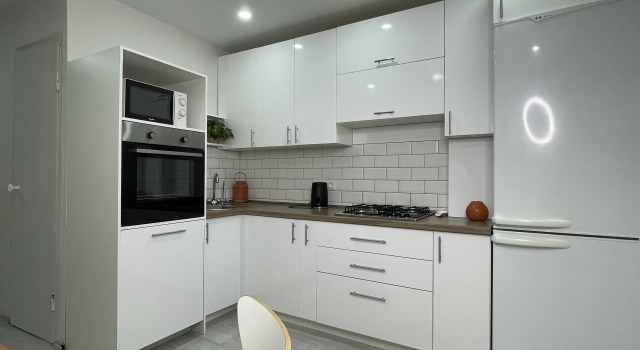 Uyutnaya i sovremennaya dvushka ryadom s metro Prospekt Pobedy Flat, Prenota Appartamento Hotel a Tatarstan con parcheggio, Parcheggio