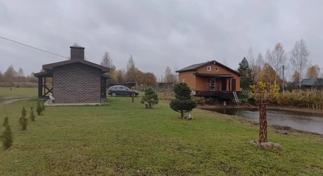 Частный дом с баней и пирсом на берегу пруда, Забронировать Дом для отпуска Ярославль 