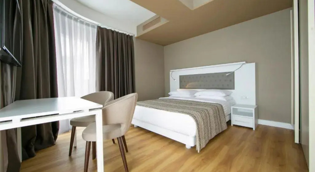 Двухместный люкс Panorama с балконом Отель Alliance Palace Batumi