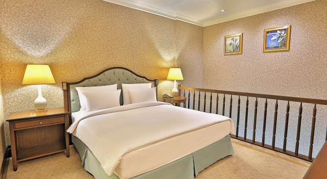 Deluxe Suite met balkon en  met uitzicht Rixos Almaty Hotel