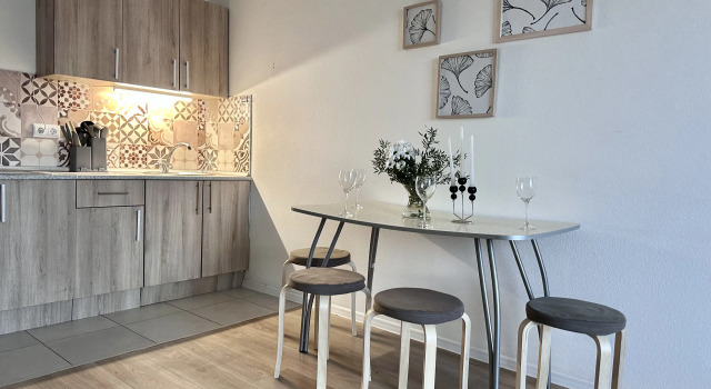 Prostornaya S Izolirovannymi Komnatami Do Metro Kotelniki 1 Minuta Flat, Rezervovat Apartmán Hotely v Lyuberetsky District s parkováním, Parkování