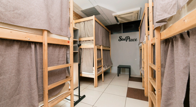 Кровать в общем номере (женский номер) Хостел SleePlace