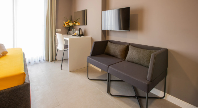 Двухместный номер Standard с балконом и с видом на море First Joy Hotel