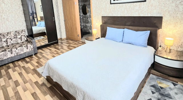 V Belyih Rosah S Vidom Na Reku Apartments, Reserva ahora Apartamento Hoteles en Krasnoyarsk con aparcamiento, Aparcamiento