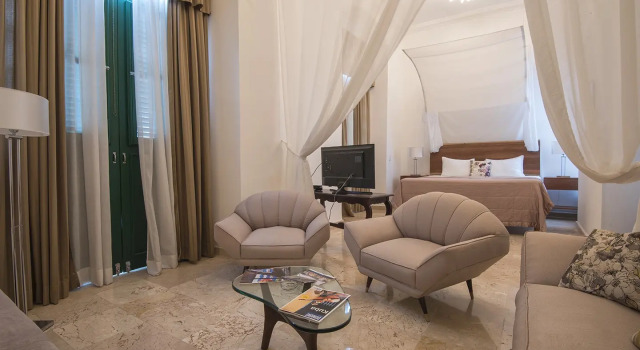Двухместный номер Deluxe с балконом и с красивым видом из окна Мини-Отель Loft Habana