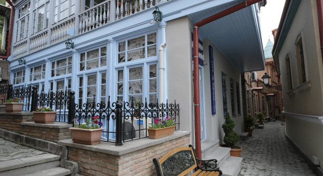 Кровать в общем номере (женский номер) Tbil Home Hostel