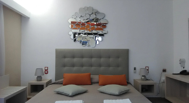 Полулюкс с балконом и с красивым видом из окна Terinikos Sunny Garden Hotel & Junior Suites