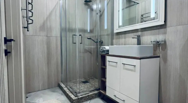Tigrovaya Apartments, Buchen Sie Ferienwohnung Hotels in Region Primorje mit Parkplatz, Parkplätze