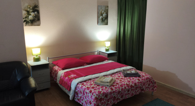 Odnokomnatnaya studiya 1 Flat, Prenota Appartamento Hotel a Samara con parcheggio, Parcheggio