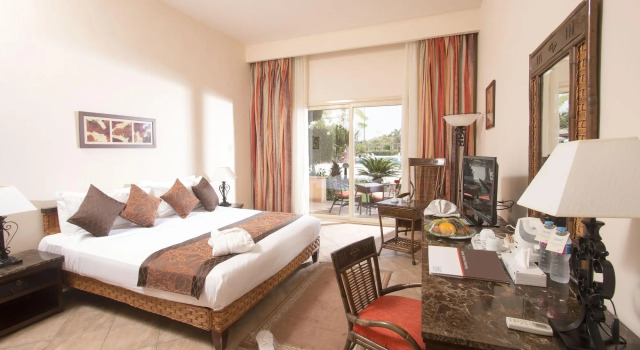 Swiss Inn Pyramids Golf Resort, Buchen Sie Resort Madinat as-Sadis min Uktubar Gouvernement Giza