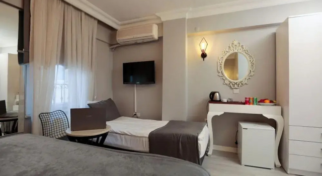 Nova City Hotel