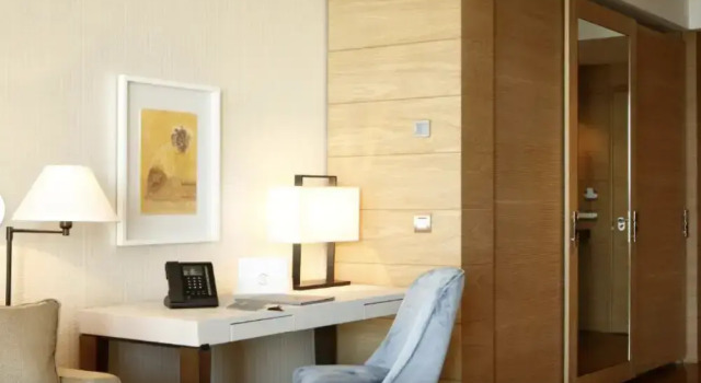Полулюкс Recover & Energise с видом на озеро Chenot Palace Gabala