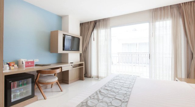 Отель ZEN Premium Marlin Plaza Patong