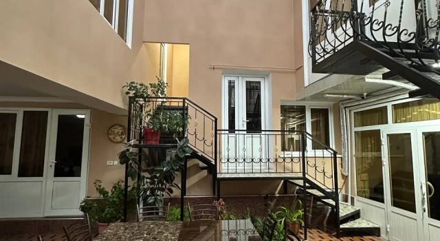 Appartamento con balcone e con vista sulla città Guest house Chehra