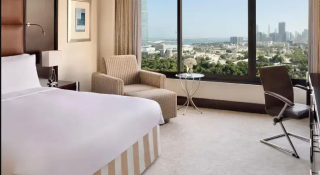 Клубный номер Classic с видом на море Отель InterContinental Abu Dhabi by IHG