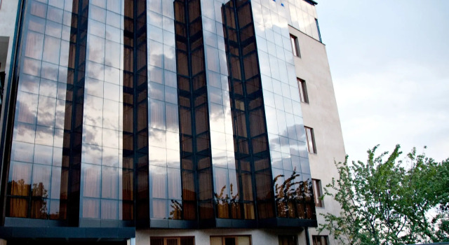 C Hotel Yerevan, Rezerwuj Hotel Hotele w Erywań z basenem, Basen