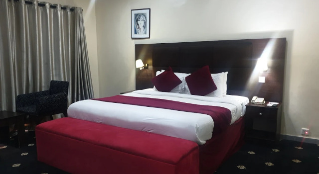 Люкс с балконом и с красивым видом из окна Отель Best Western Plus Elomaz Asaba
