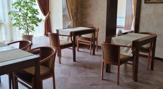 Butik-Otel "zvezdny Dom", Reservar Hotel Hotéis em Magnitogorsk com pequeno-almoço, Café da manhã