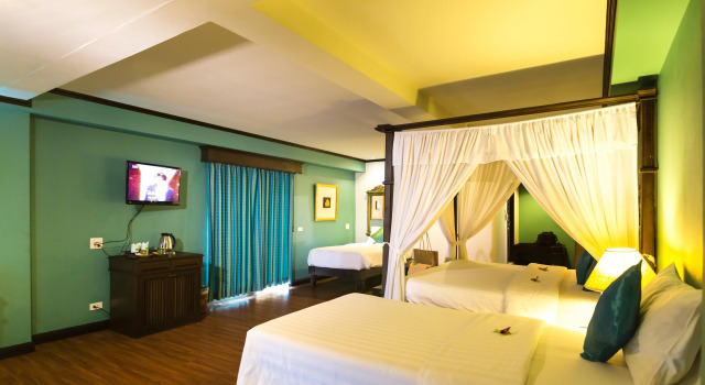 Семейный люкс с балконом The Fair House Beach Resort & Hotel
