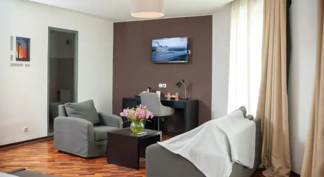 Полулюкс с балконом и с красивым видом из окна Курортный отель Le Grand Mellis Hôtel & Spa