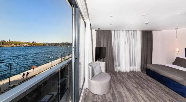 Deluxe Dvoulůžkový s manželskou postelí pokoj a výhledem na moře Pera Bosphorus Hotel