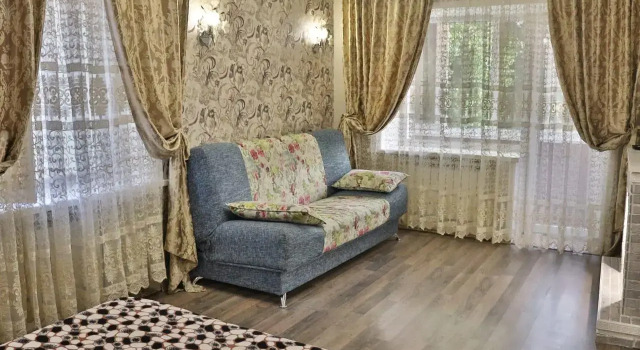 Uyutnye na ulice Kommunarov Apartments, Prenota Appartamento Hotel a Central Russia con parcheggio, Parcheggio