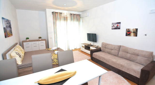 Jacek Apartments