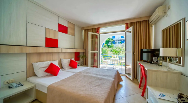Одноместный номер Standard с балконом Отель Slovenska Plaza Resort 4