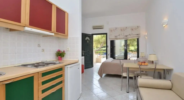 Трёхместный номер Standard с красивым видом из окна Epavlis Beach Resort