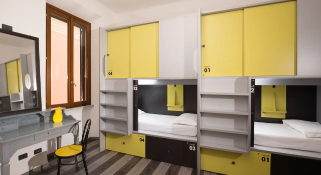 Кровать в общем номере Free Hostels Roma