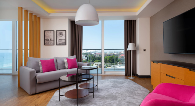 Двухместный люкс с балконом и с видом на море Radisson Collection Парадиз СПА, Сочи