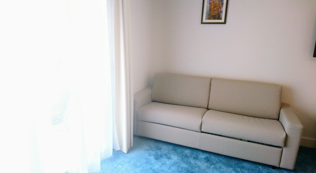 Люкс с балконом и с красивым видом из окна Best Western Journel Hôtel & Roof Top Antibes-Juan-les-Pins