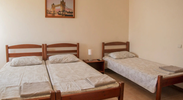 Трёхместный номер Comfort с балконом и с красивым видом из окна Гостевой Дом Тонкий Мыс