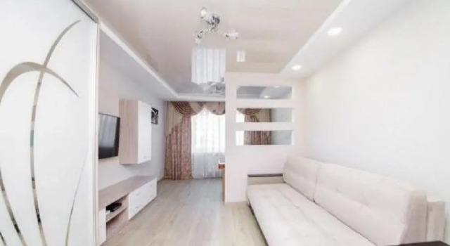 Apartamenty Komfort Na Studenetskoy, 8a, Buchen Sie Ferienwohnung Saslauje 