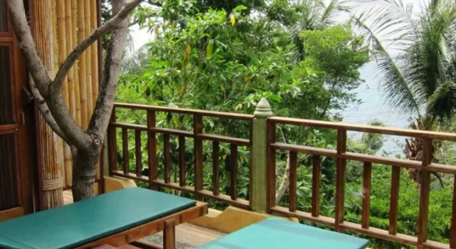 Номер Deluxe с балконом и с красивым видом из окна Отель Charm Churee Villa Hotel & Resort