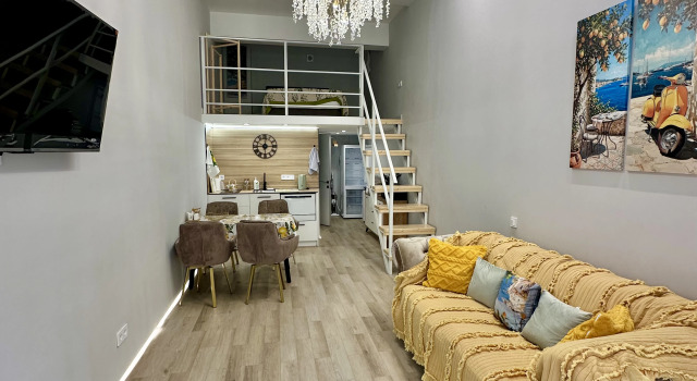U Morya V Dvukh Urovnyakh V Skay Plaza Apartments, Prenota Appartamento Yalta 