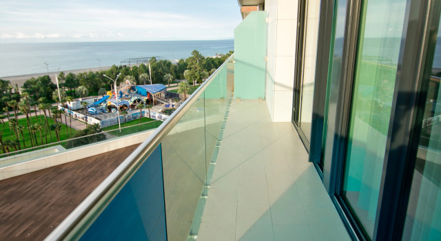 Апартаменты с 2 комнатами с балконом и с видом на море Bellevue Residence Suites
