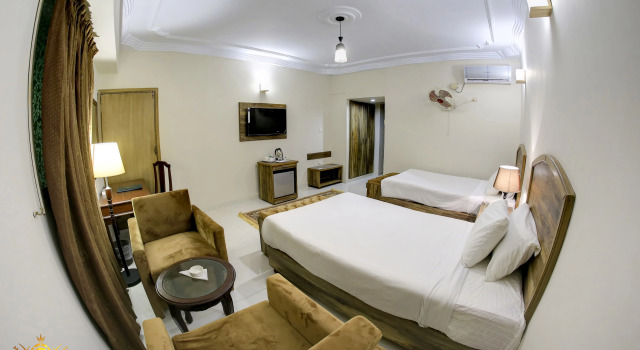 Двухместный номер Deluxe Hotel Crown Inn