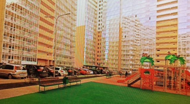 Uyutnaya Studiya s Vidom na Poberezhye Flat, Prenota Appartamento Hotel a Tatarstan con parcheggio, Parcheggio
