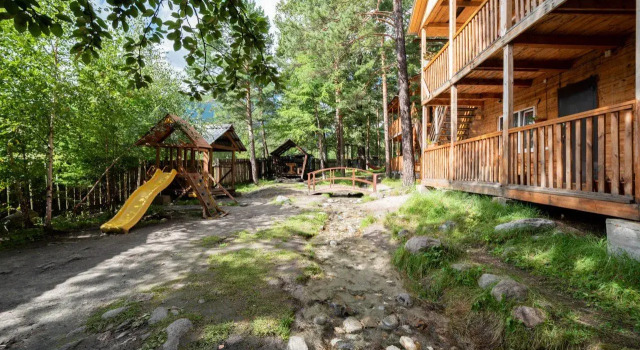 Dom u Reki Hotel, Réserver Hôtel Arshan 