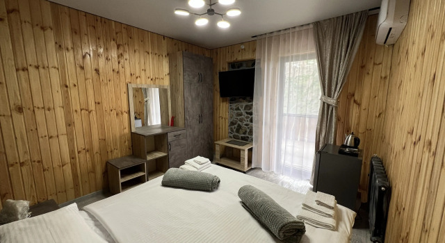 Двухместный номер Standard с балконом и с красивым видом из окна Отель Sky House Yeghegis