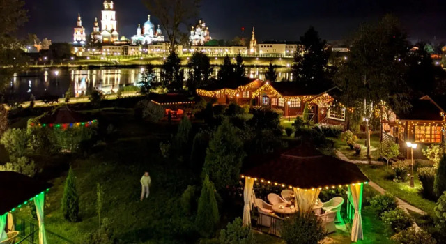 Гостевой дом Дивный Дворик - Park & Spa