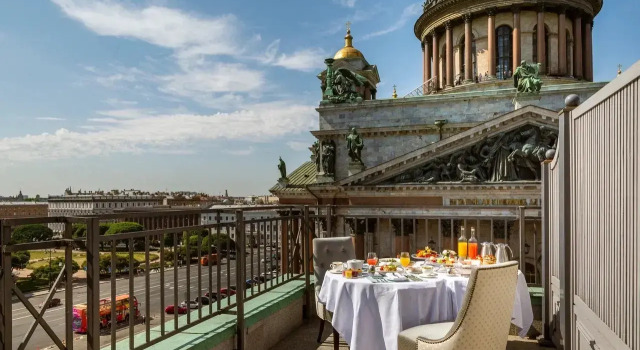 Двухместный номер с видом на Исаакиевский собор Терраса Отель Four Seasons Lion Palace St. Petersburg