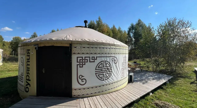 Четырёхместная Юрта Бурятия с видом на озеро База Отдыха Загородный клуб Философия Отдыха