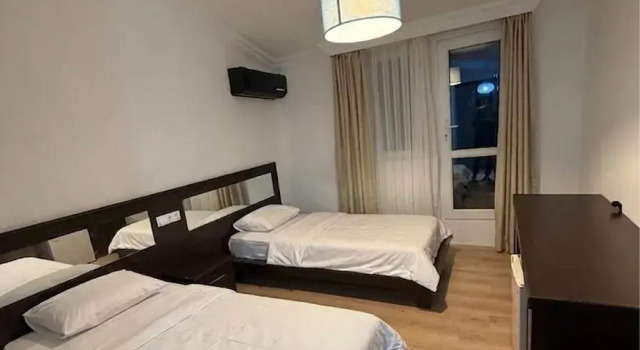 Семейный номер Classic с балконом и с видом на город Апарт-отель Emilia Residence
