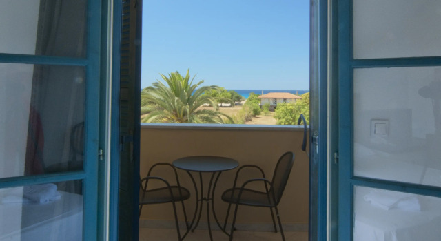 Номер Standard Отель Karavostasi Beach