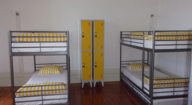 Кровать в общем номере Hostel 402