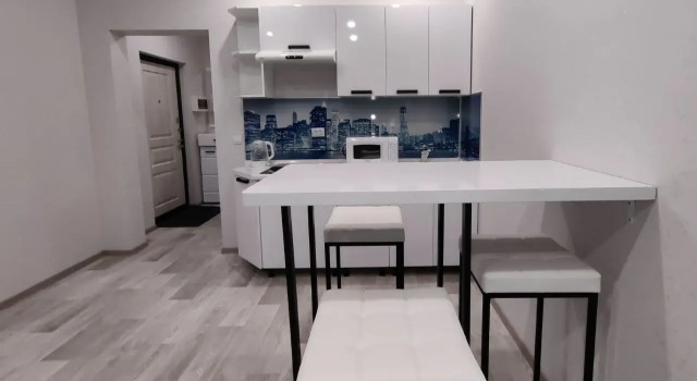 Sovremennaya studiya s vidom na Gorny Vozdukh Flat, Boek Appartement Hotels in Oblast Sachalin met parkeren, Parkeren