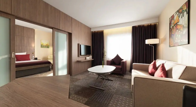 Двухместный просторный люкс с 2 комнатами Отель Novotel Москва Аэропорт Шереметьево