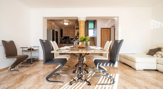 Коттедж с балконом и с красивым видом из окна Chastnyij Dom Lovelyhome39 U Morya V Baltijske Private House